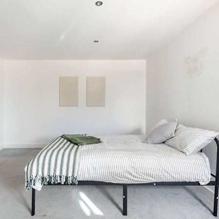 Luxurious 3-Bed Penthouse In Sheffield Apartamento Handsworth Exterior foto