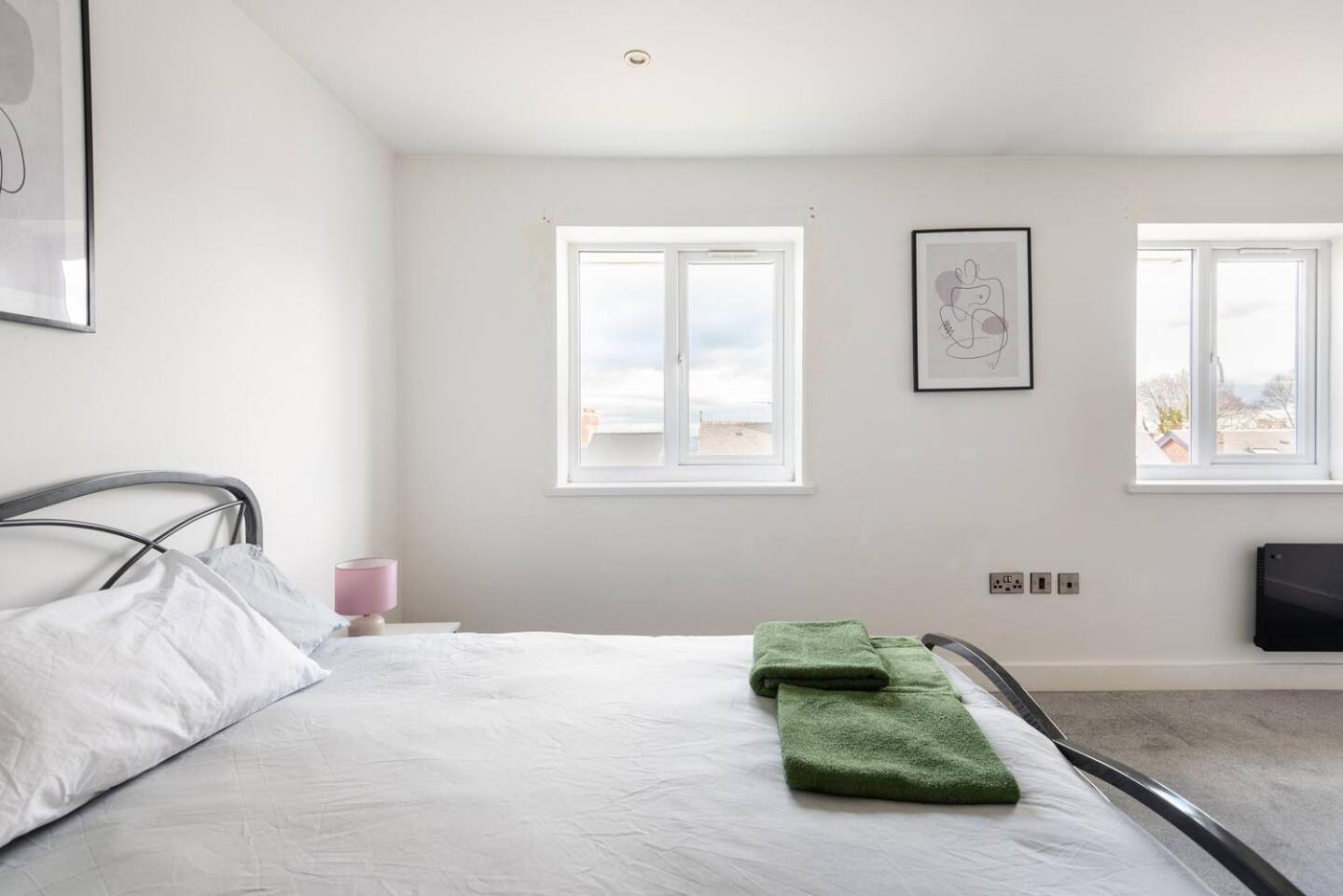 Luxurious 3-Bed Penthouse In Sheffield Apartamento Handsworth Exterior foto