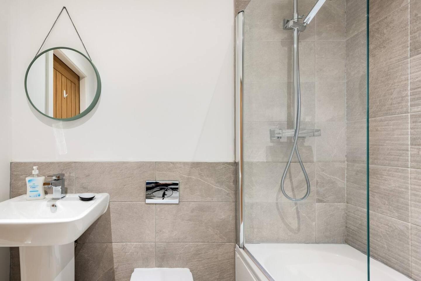 Luxurious 3-Bed Penthouse In Sheffield Apartamento Handsworth Exterior foto