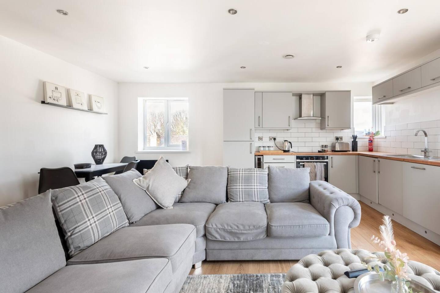 Luxurious 3-Bed Penthouse In Sheffield Apartamento Handsworth Exterior foto